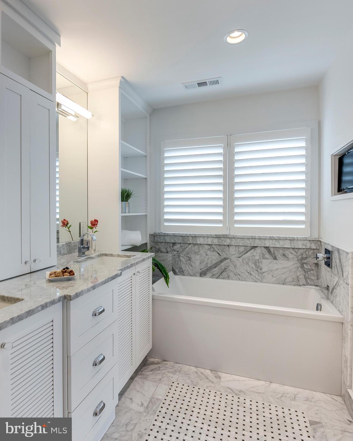 CHESAPEAKE LANDING - Residential