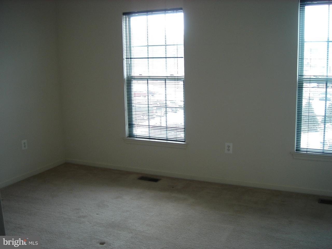 WOODLAND WALK - Residential Lease