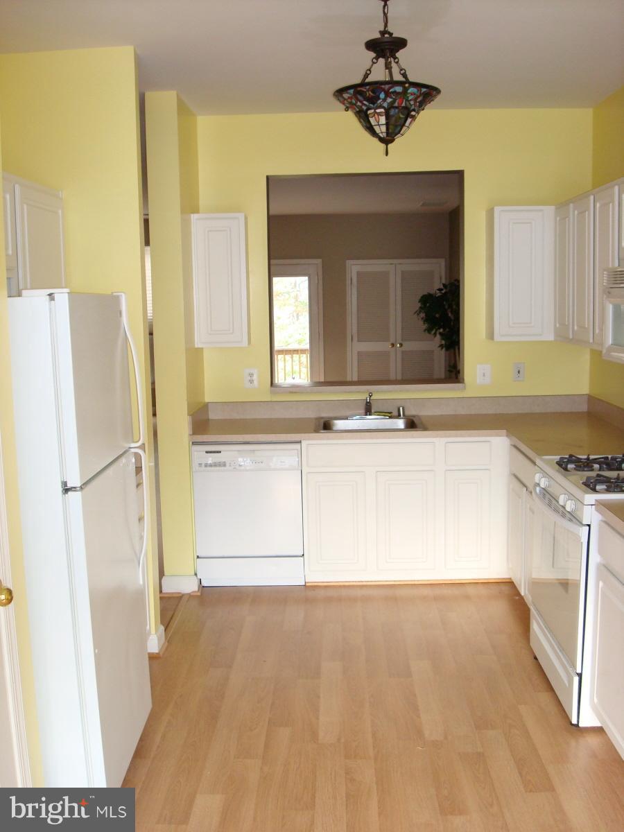 WOODLAND WALK - Residential Lease