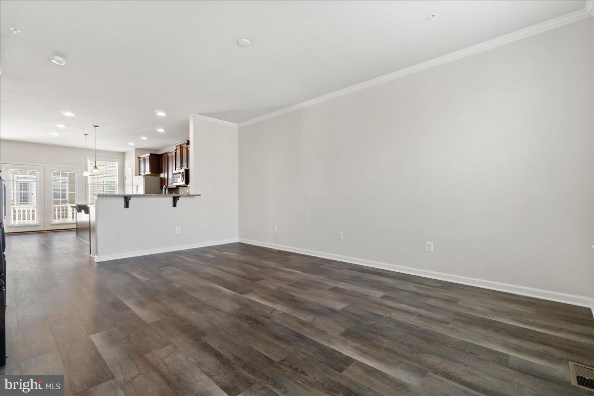 SPRING BANK - Residential Lease