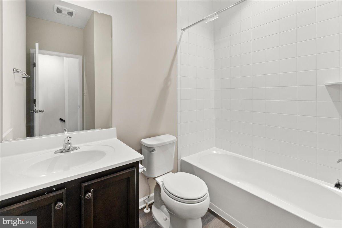 SPRING BANK - Residential Lease