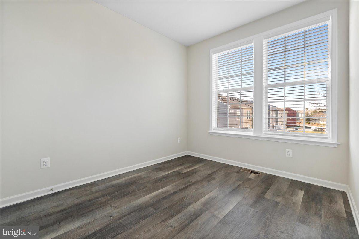 SPRING BANK - Residential Lease