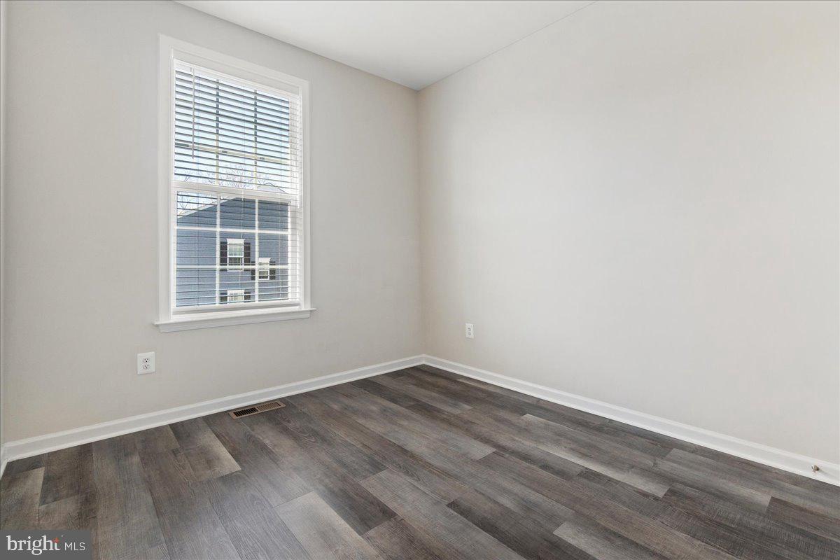 SPRING BANK - Residential Lease