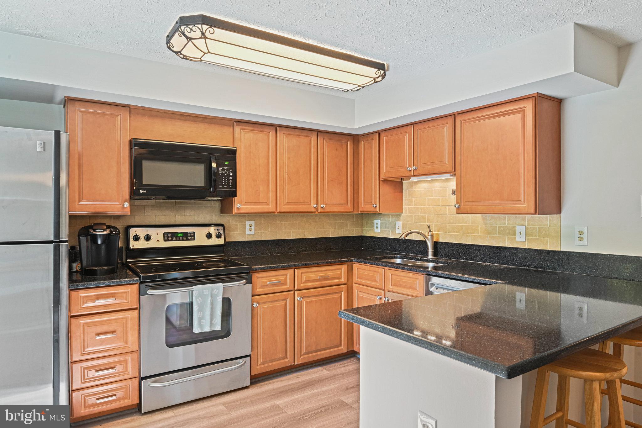 RESTON - Residential