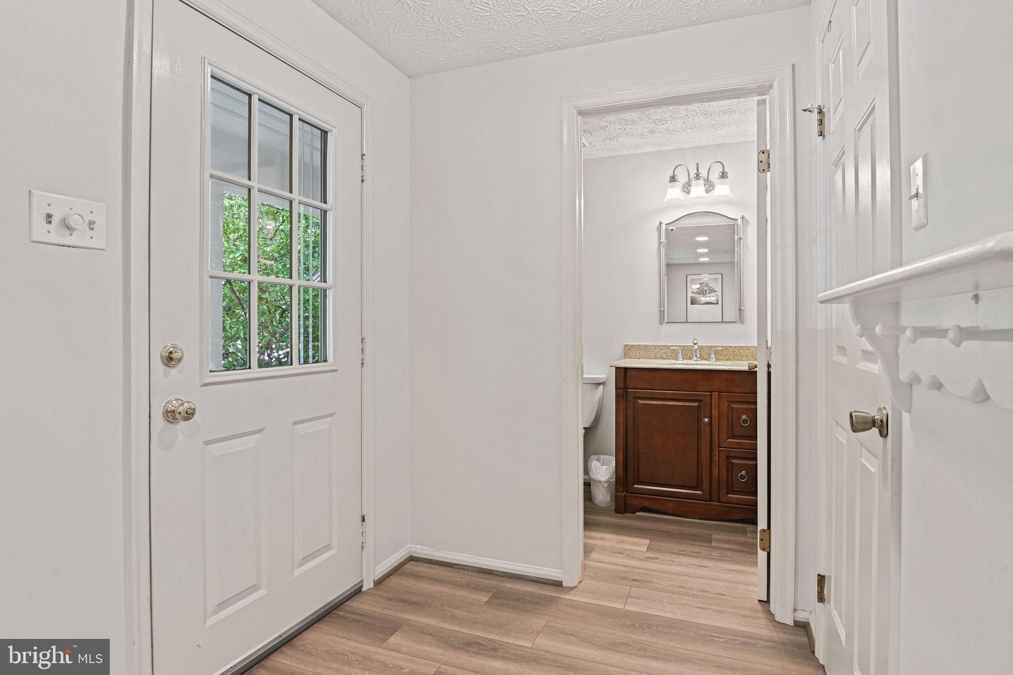 RESTON - Residential