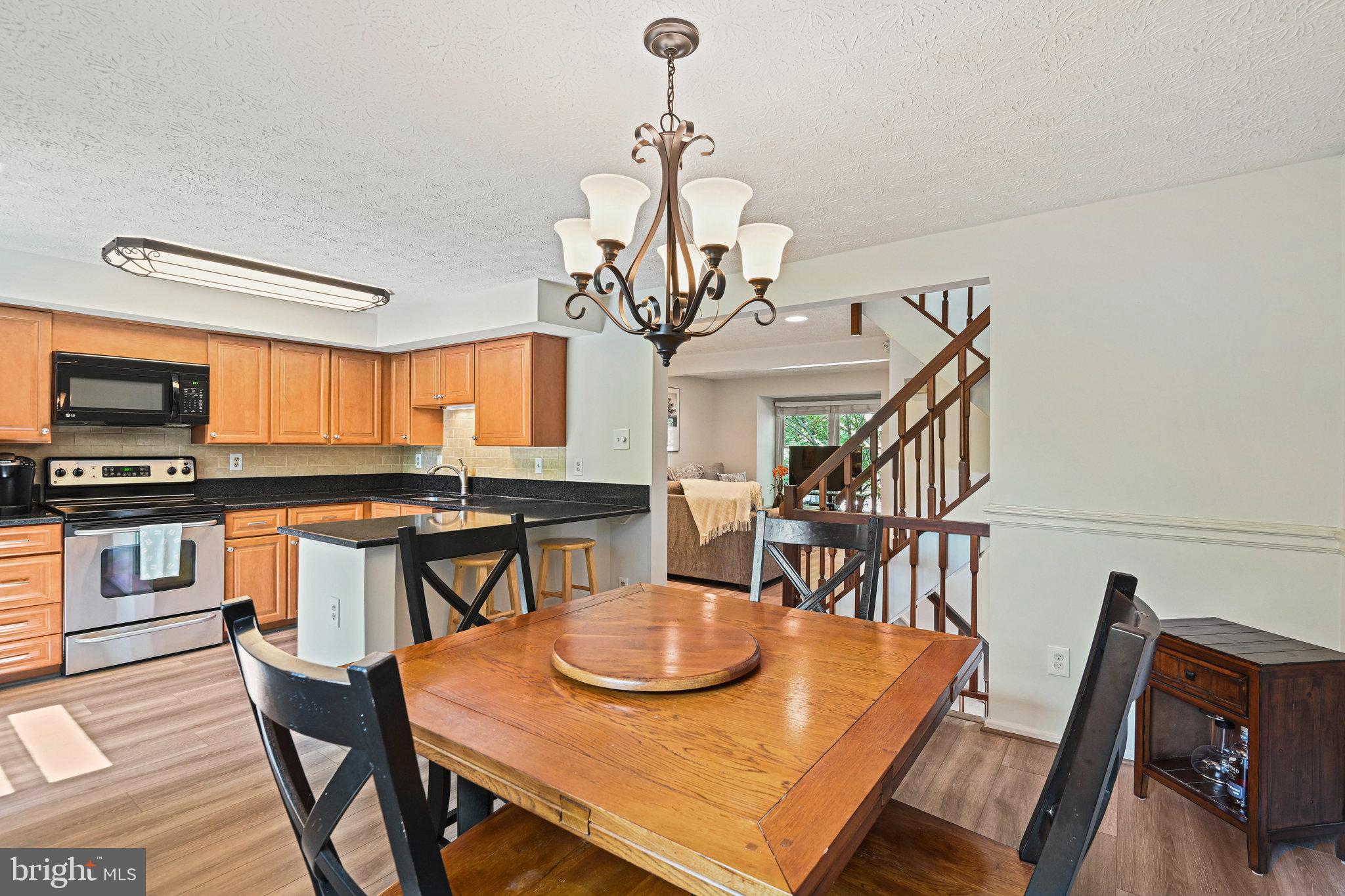 RESTON - Residential