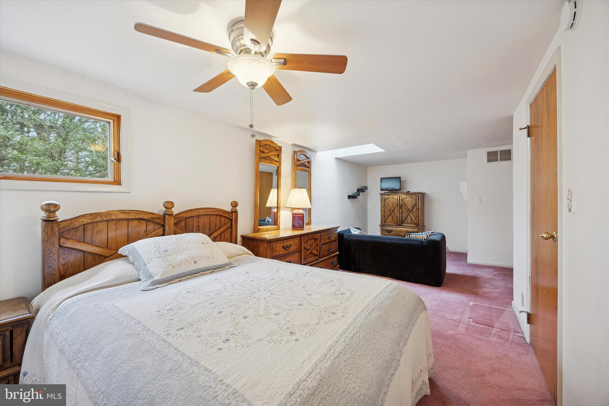 SCHOOL SIDE MANOR - Residential