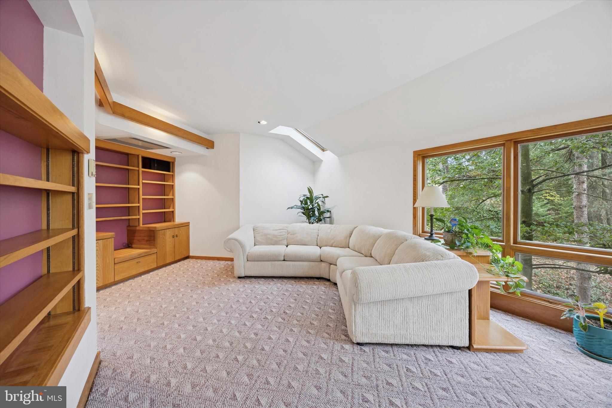 SCHOOL SIDE MANOR - Residential