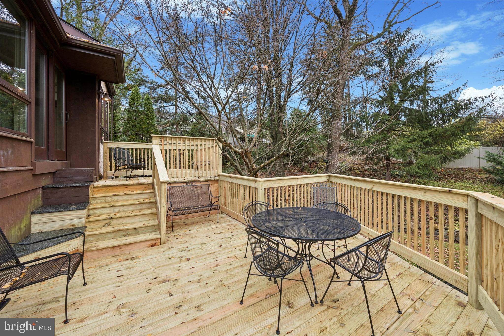 SCHOOL SIDE MANOR - Residential