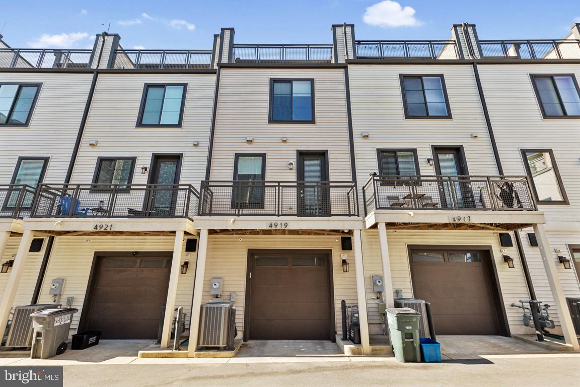 PRESERVE AT WESTFIELDS - Residential