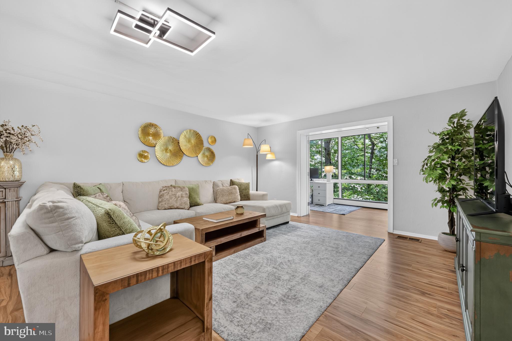 510 N LEMON STREET D2