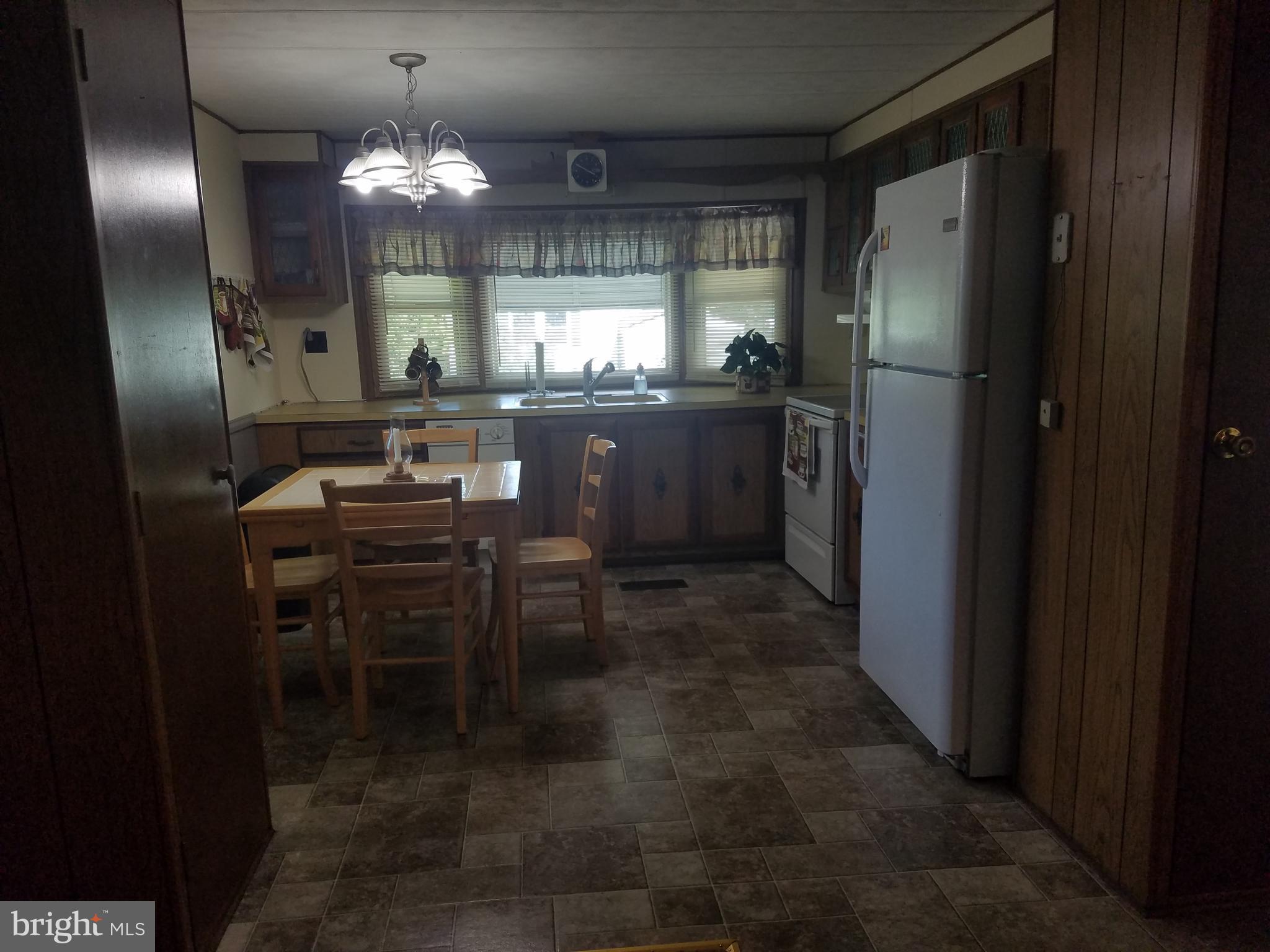 LINCOLN ESTATES - Residential