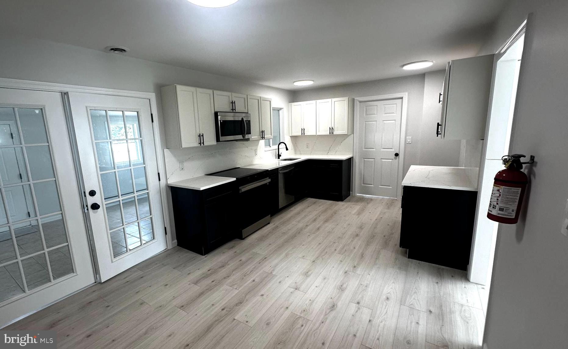 21 PADDOCK LANE