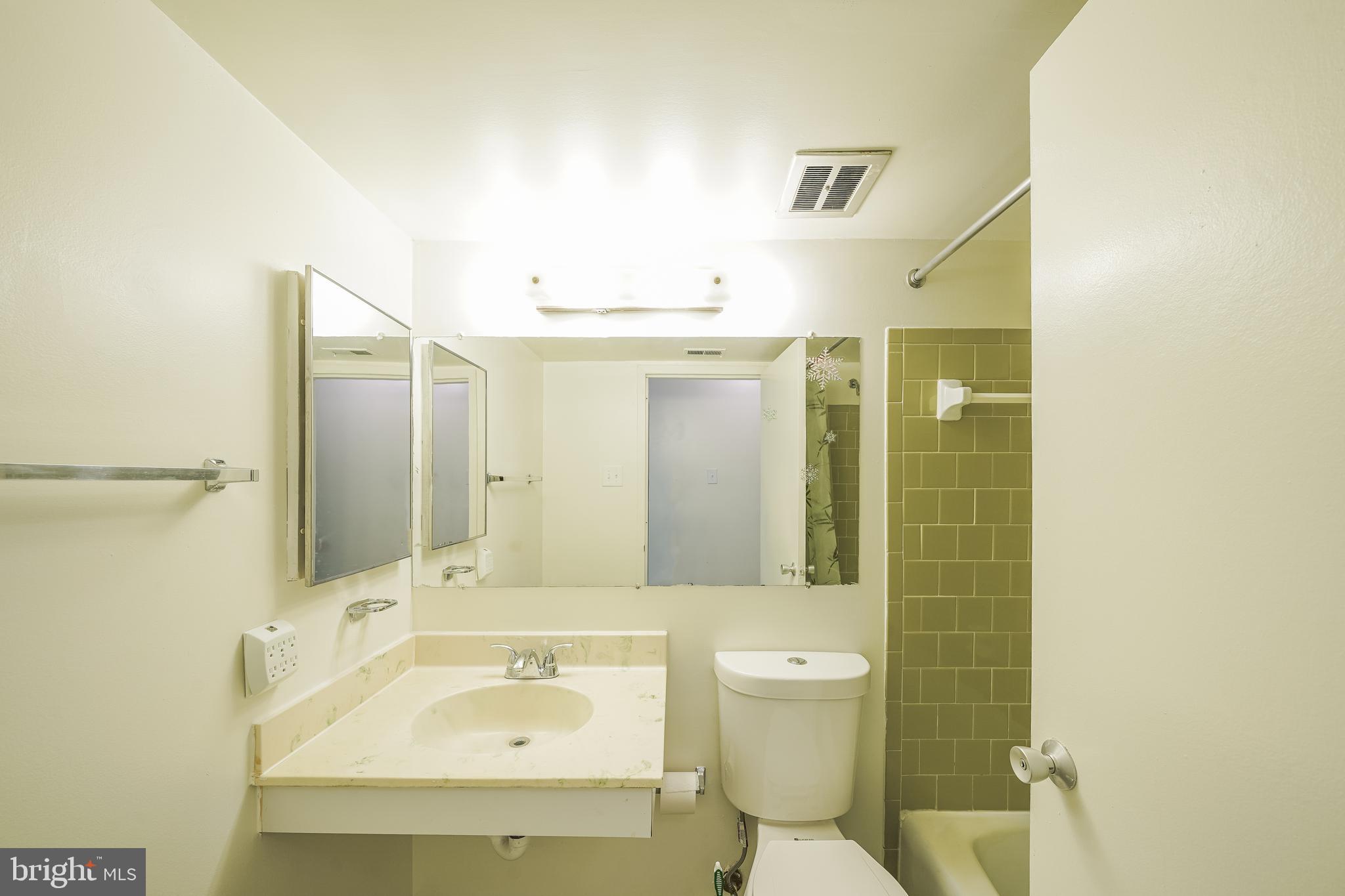 THOMAS CHOICE - Residential Lease