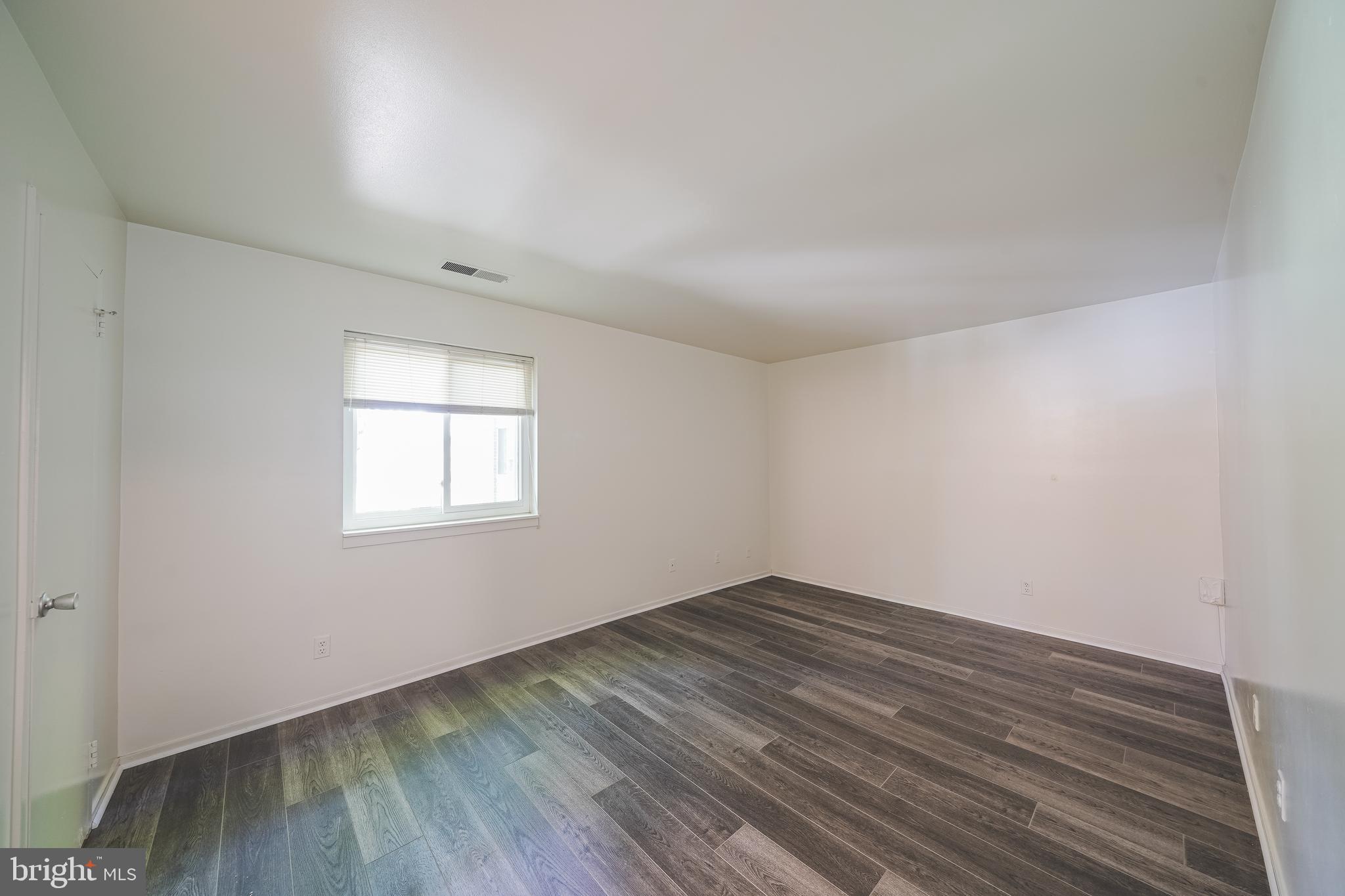 THOMAS CHOICE - Residential Lease