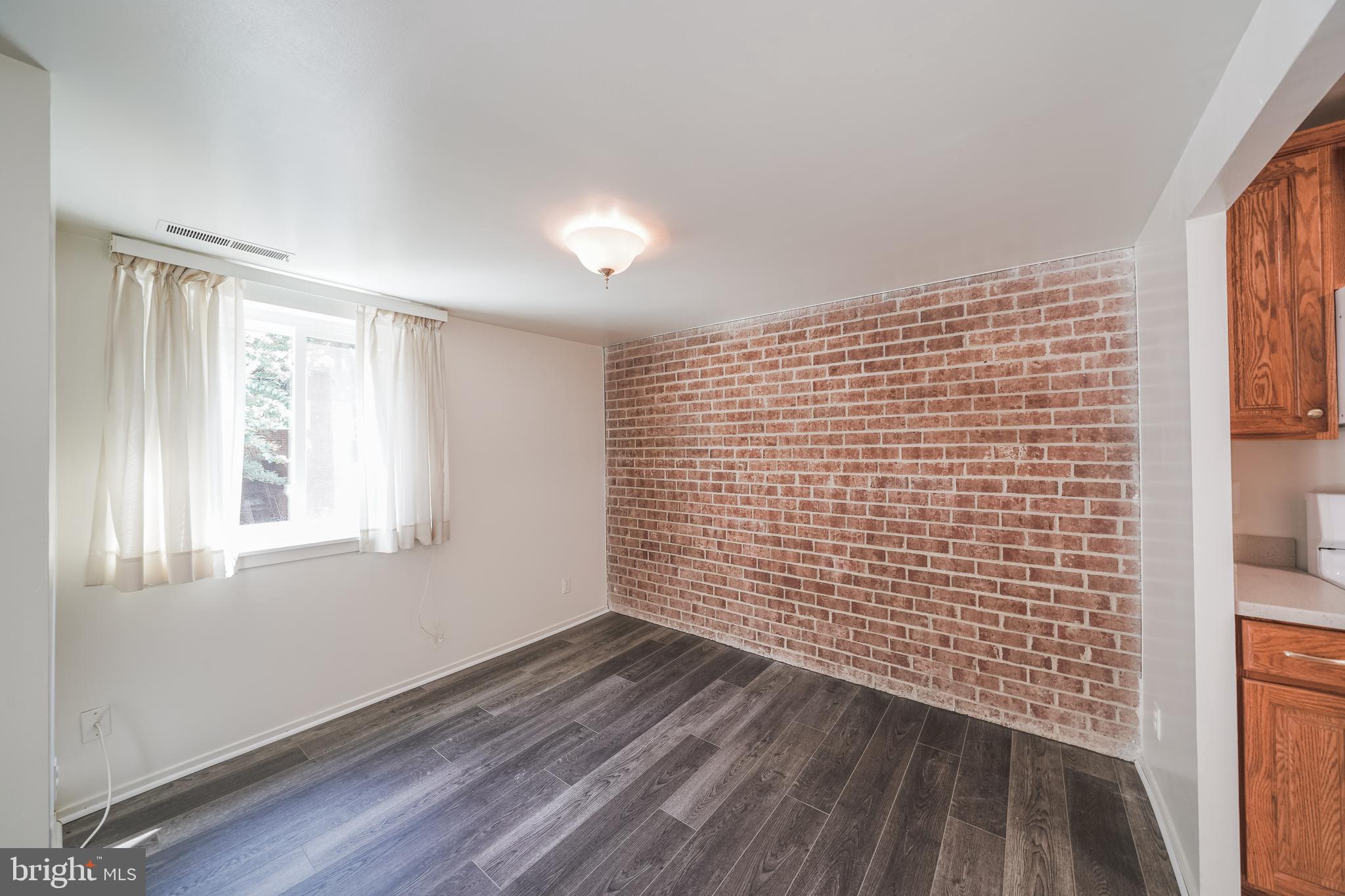 THOMAS CHOICE - Residential Lease