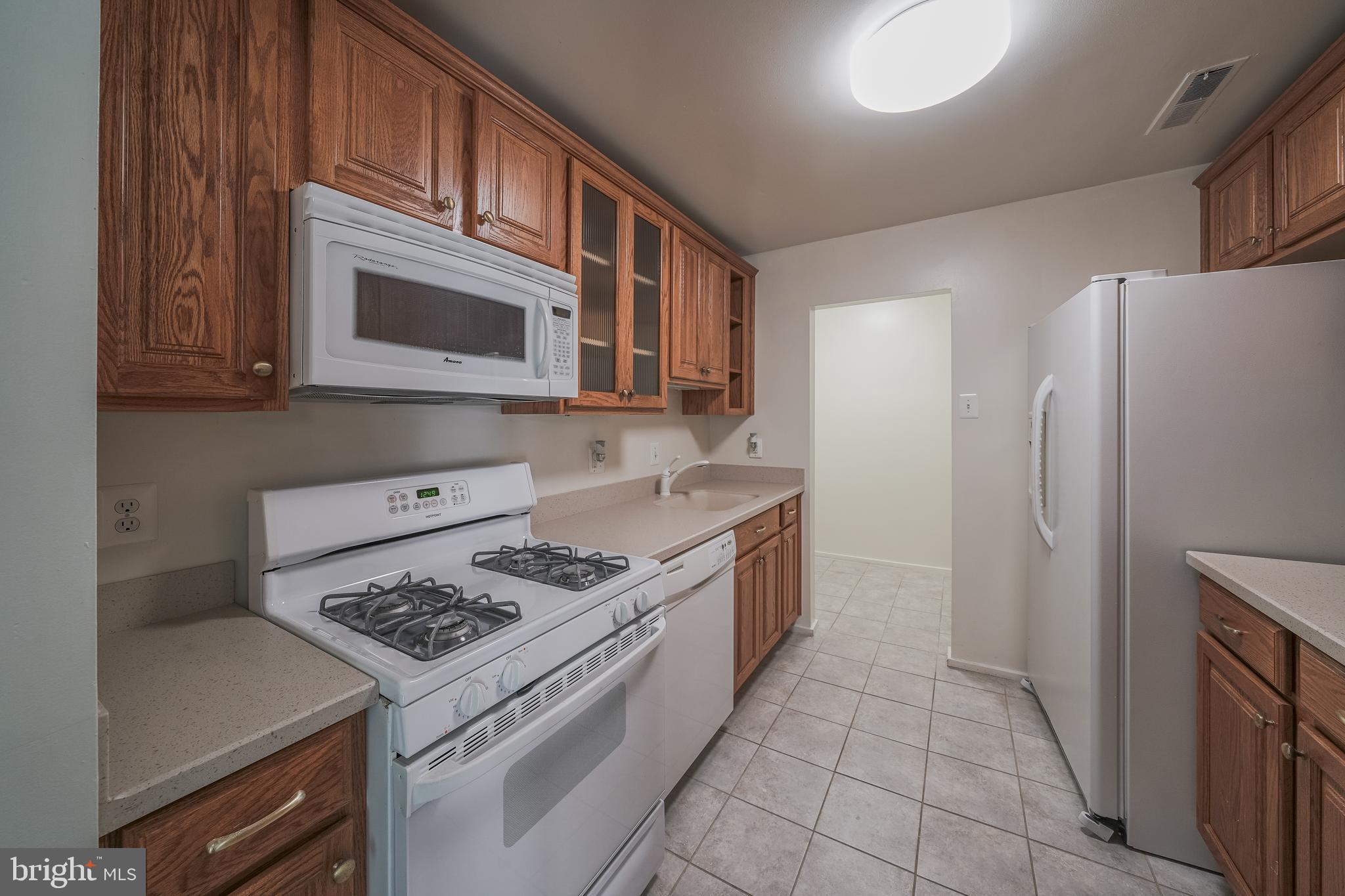 THOMAS CHOICE - Residential Lease