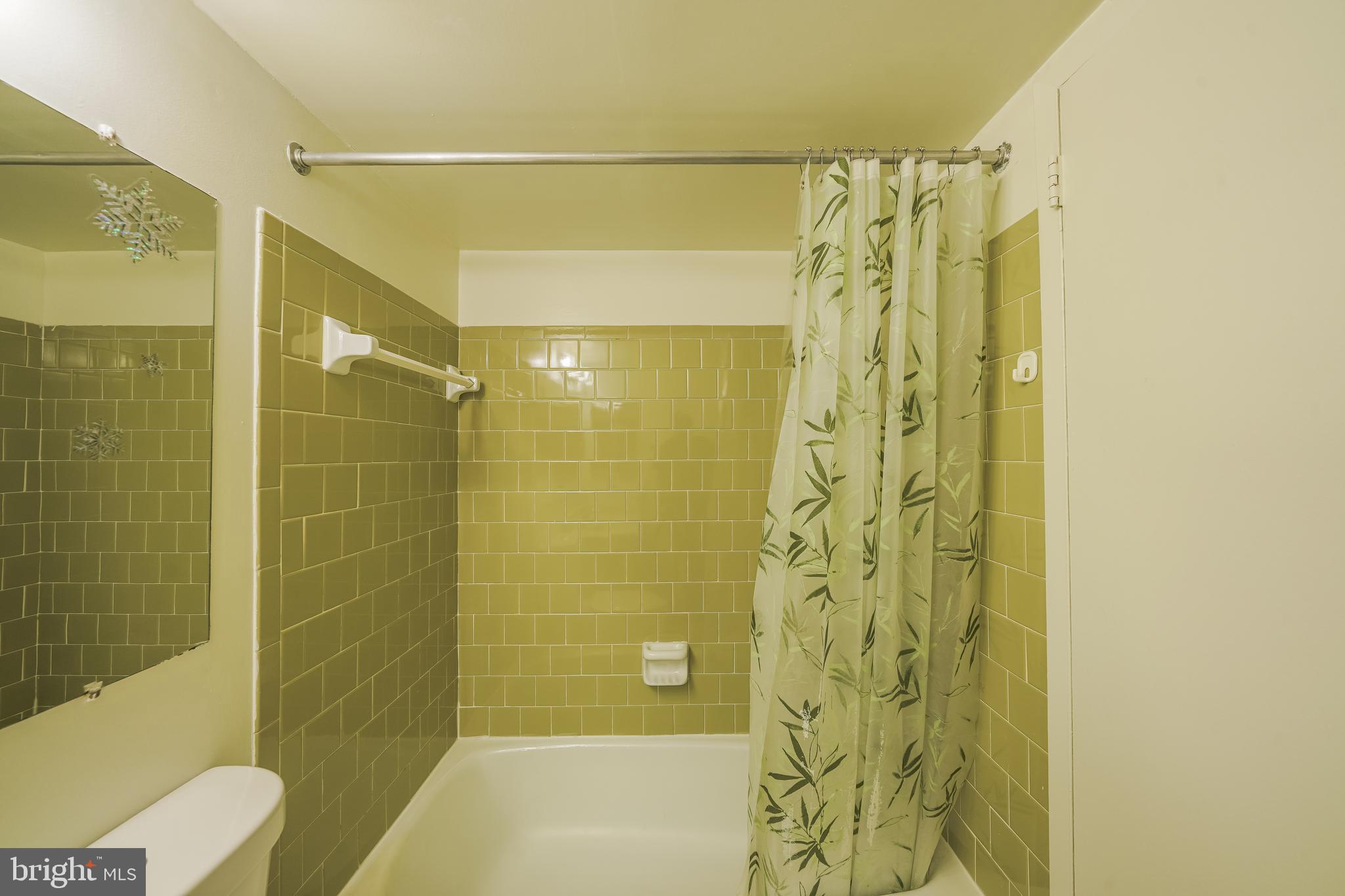 THOMAS CHOICE - Residential Lease