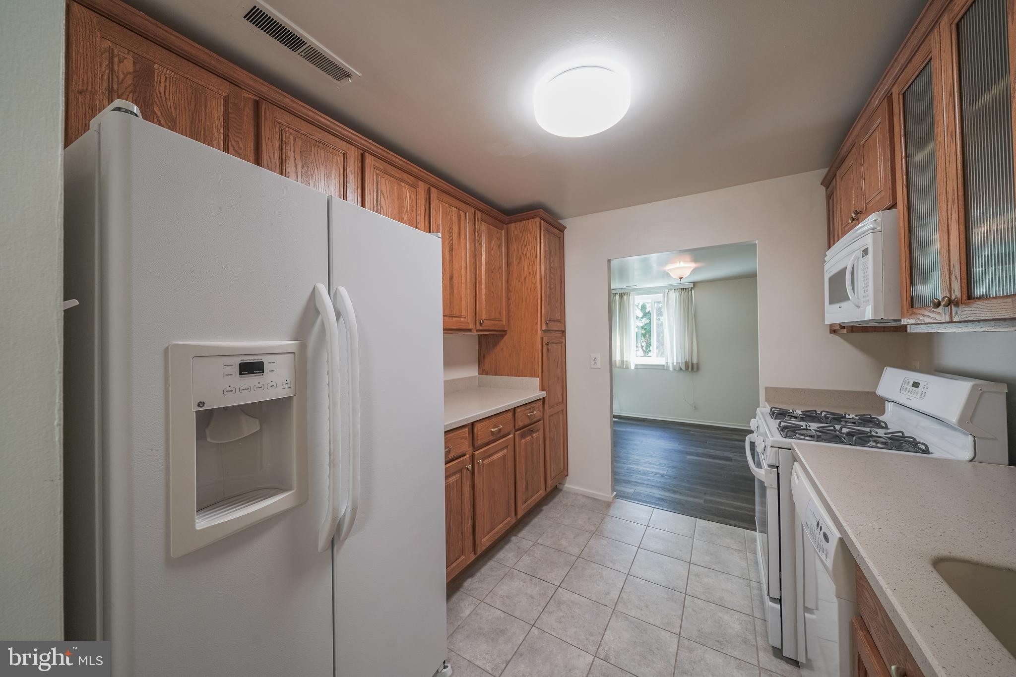 THOMAS CHOICE - Residential Lease