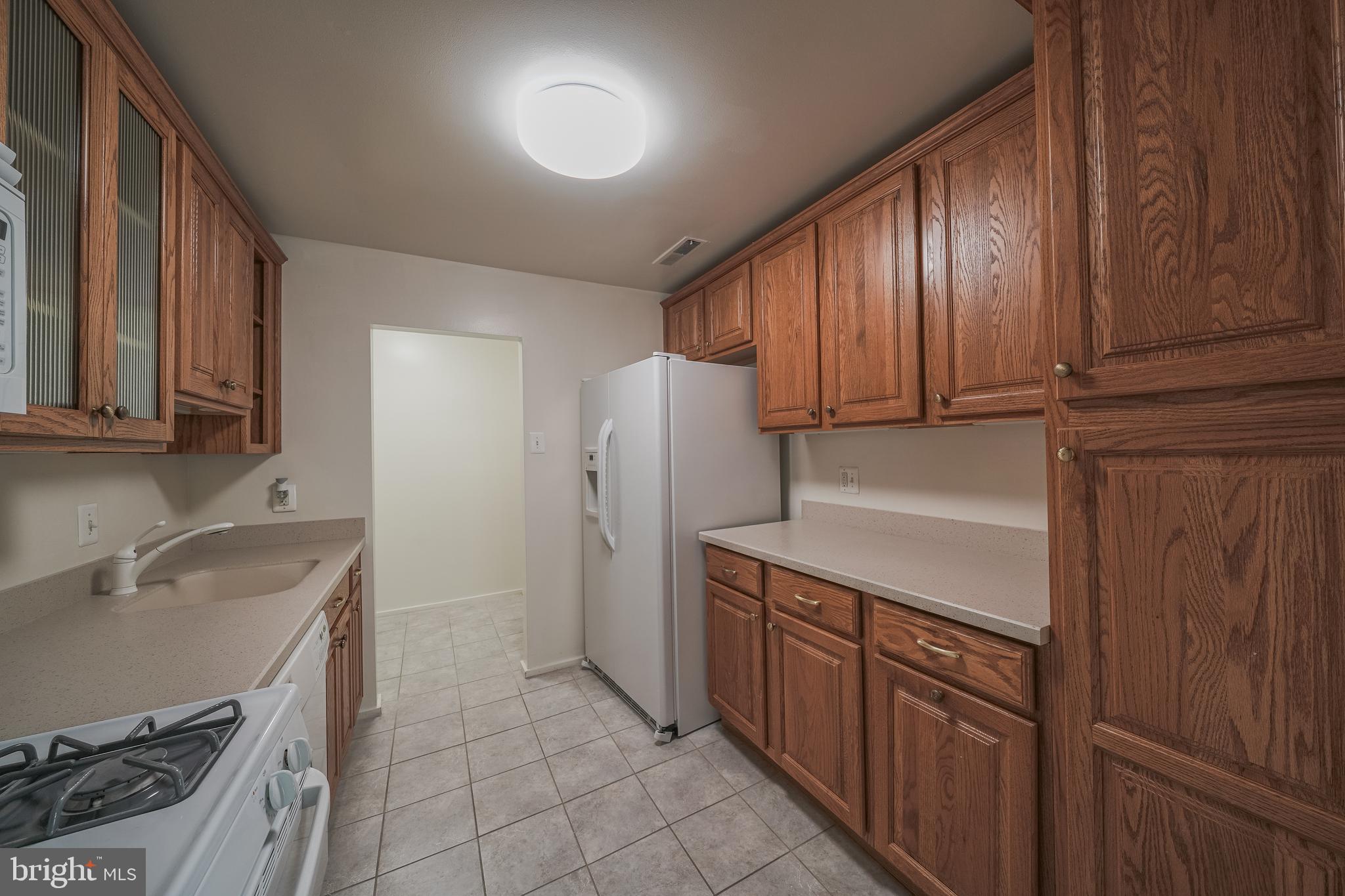 THOMAS CHOICE - Residential Lease