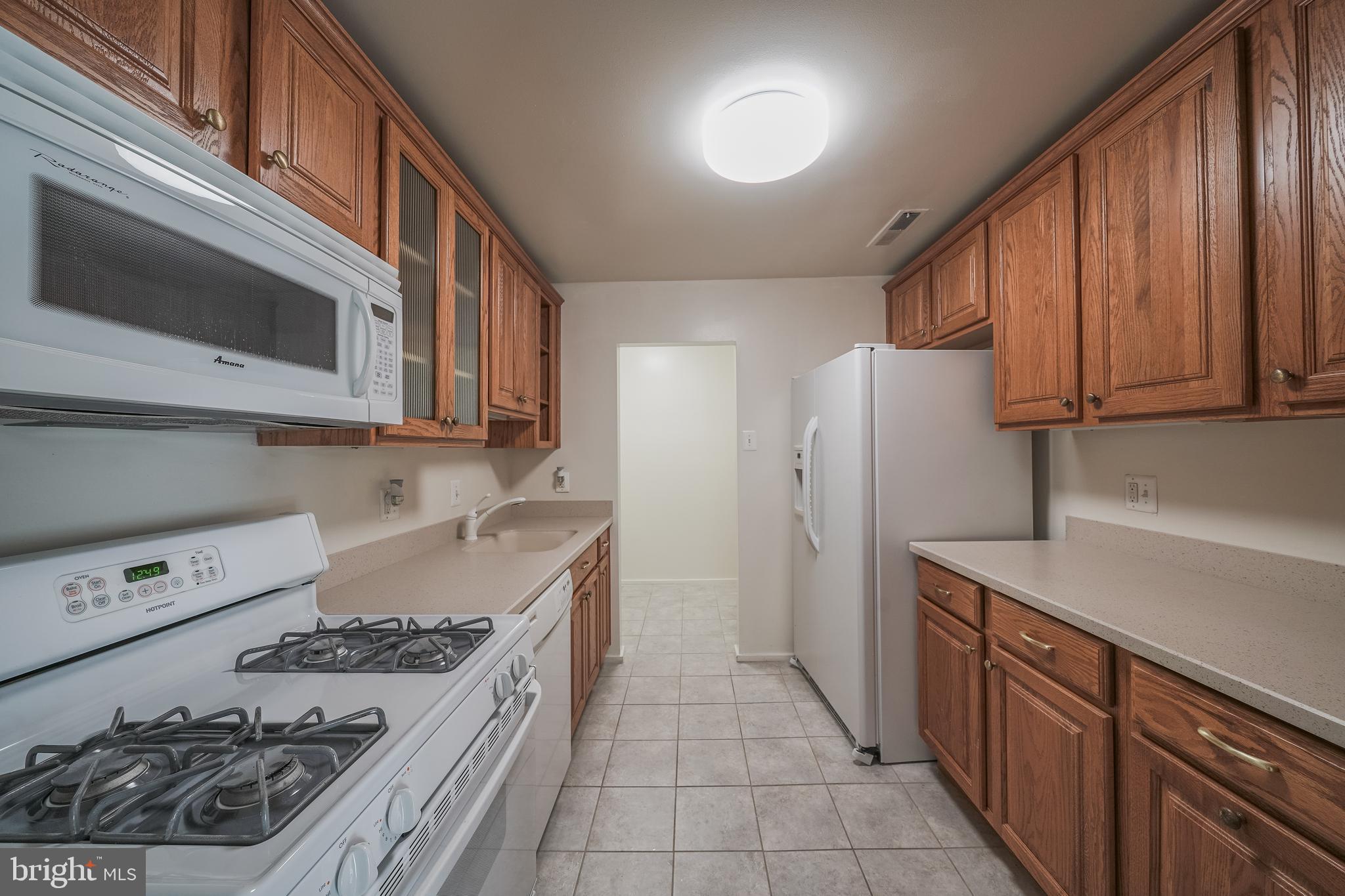 THOMAS CHOICE - Residential Lease