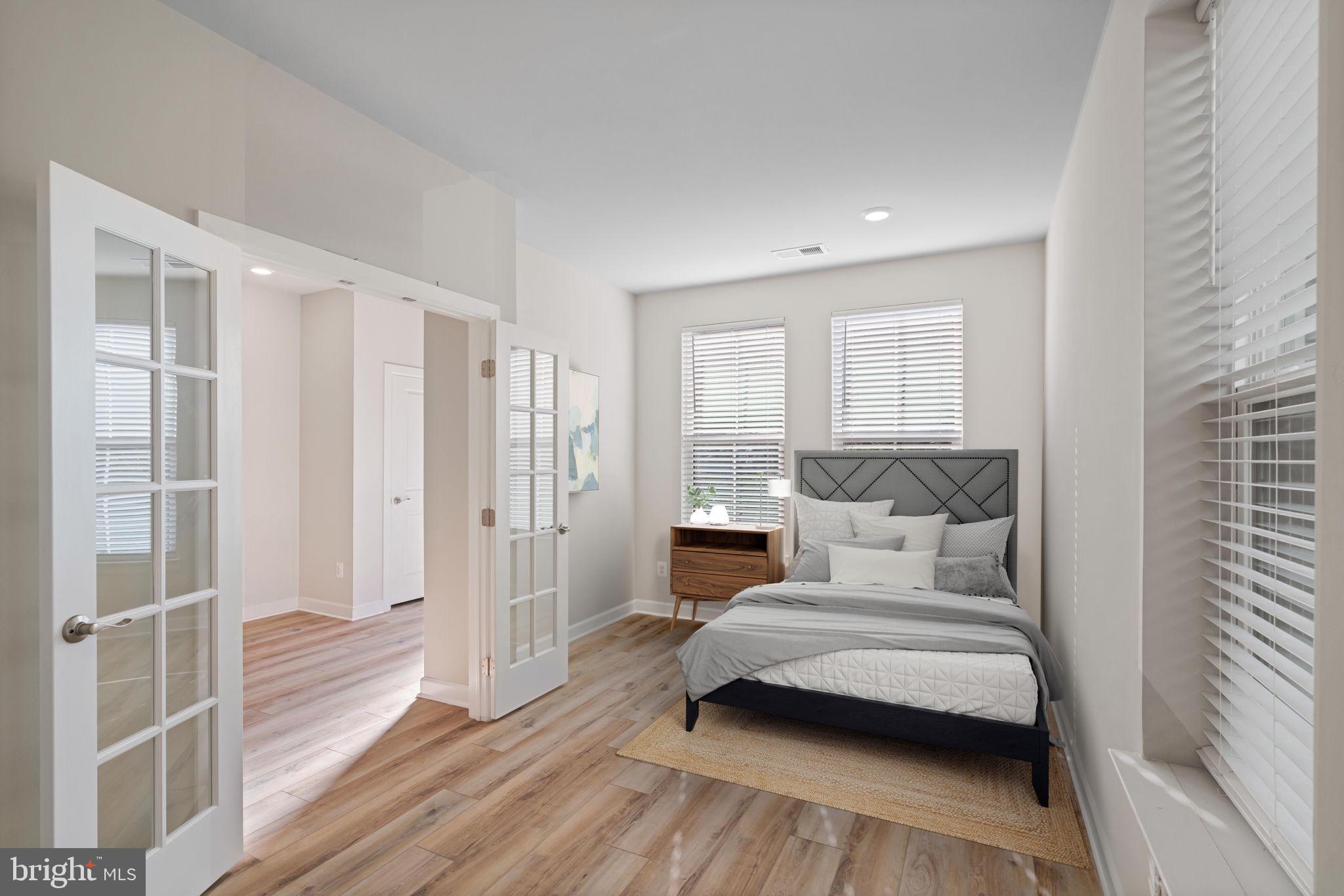 METRO ROW - Residential Lease