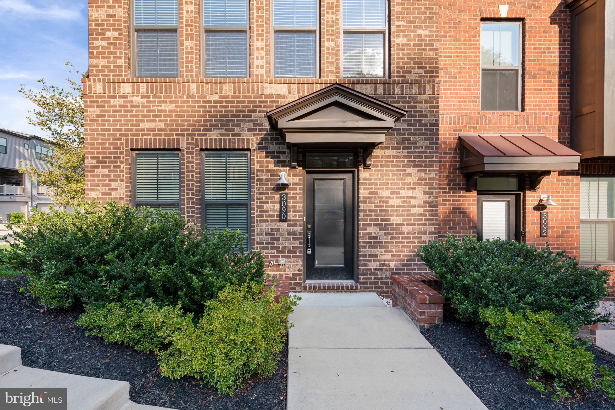 METRO ROW - Residential Lease