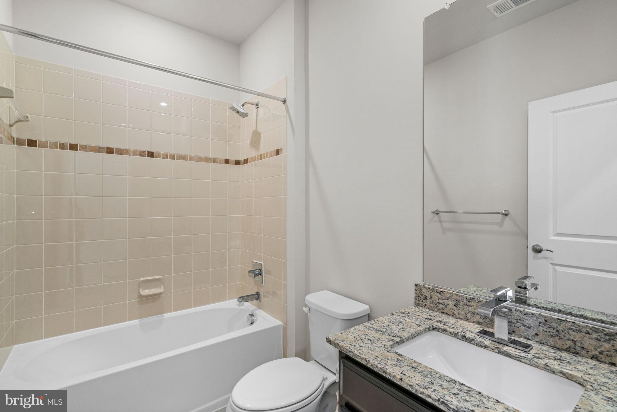 METRO ROW - Residential Lease