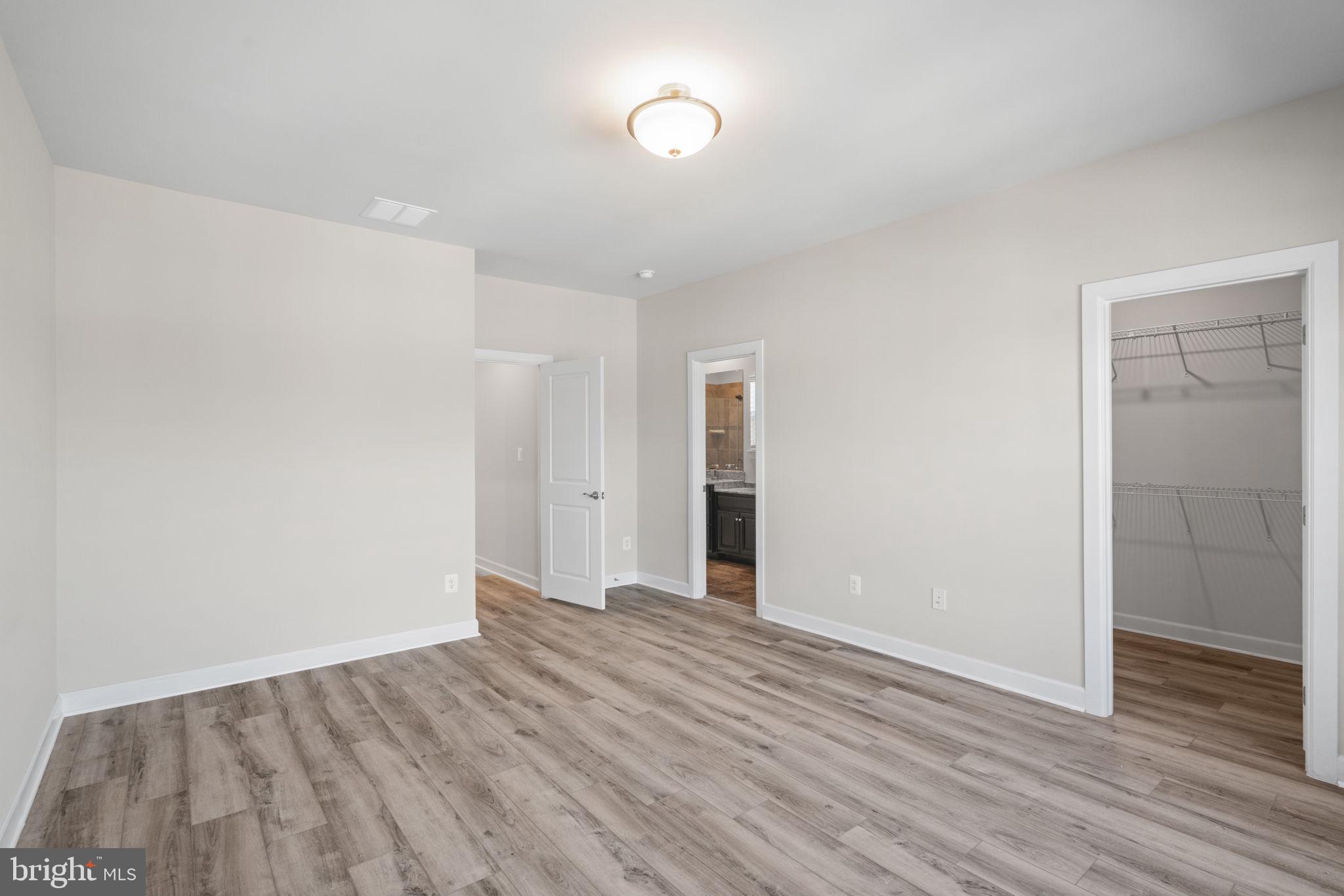 METRO ROW - Residential Lease