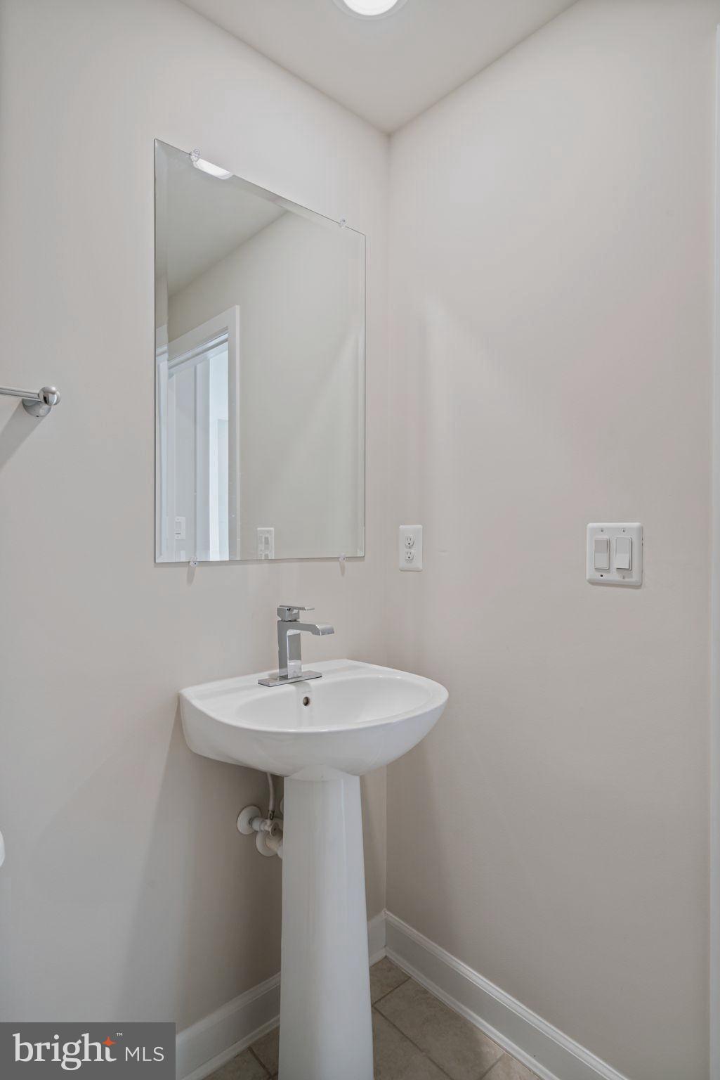 METRO ROW - Residential Lease