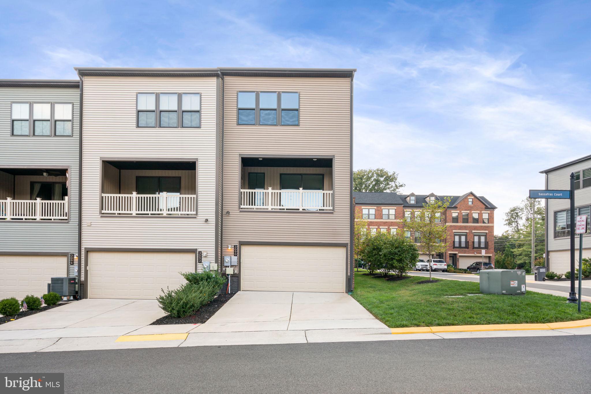 METRO ROW - Residential Lease