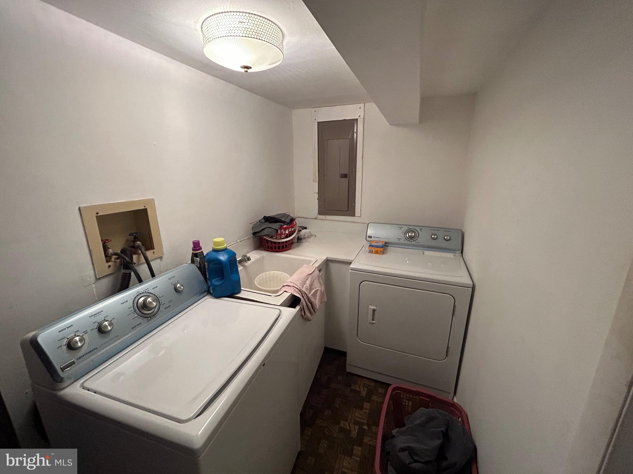 WHEATON WOODS - Residential