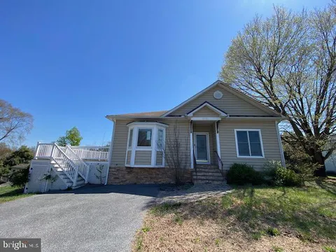 3709 Bay Drive, Edgewater, MD MLS: MDAA2111980