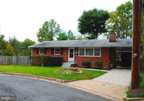 500 Stephen Circle SW, Vienna, VA MLS: VAFX2218420