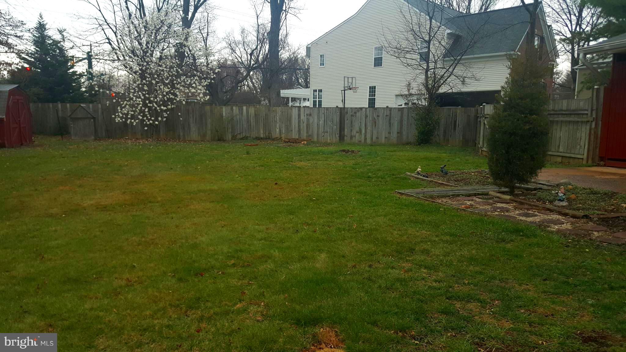 VIENNA WOODS - Residential Lease