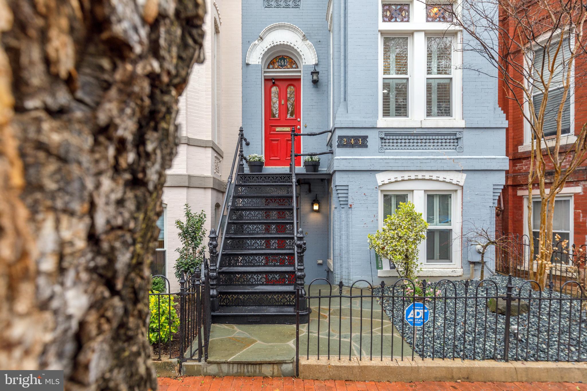 CAPITOL HILL - Residential