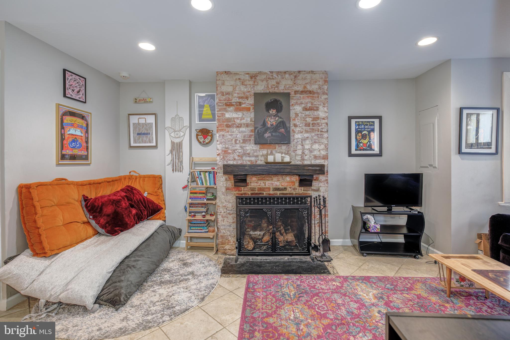 CAPITOL HILL - Residential