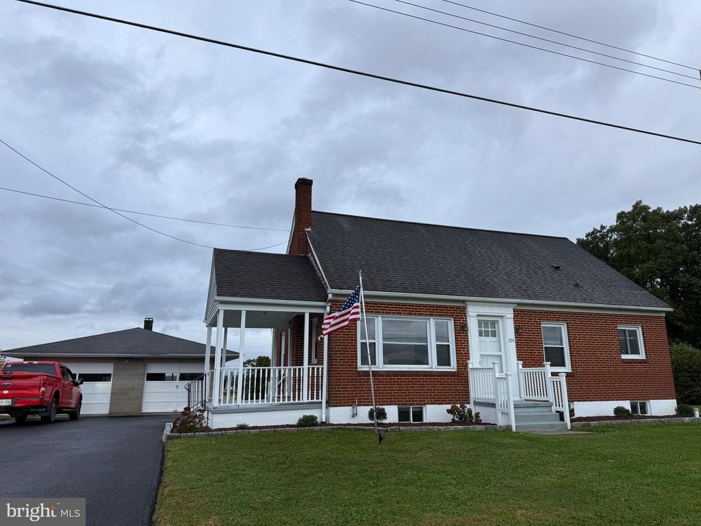 Photo of 303 W Main Street, FREDERICKSBURG, PA 17026 (MLS # PALN2023324)