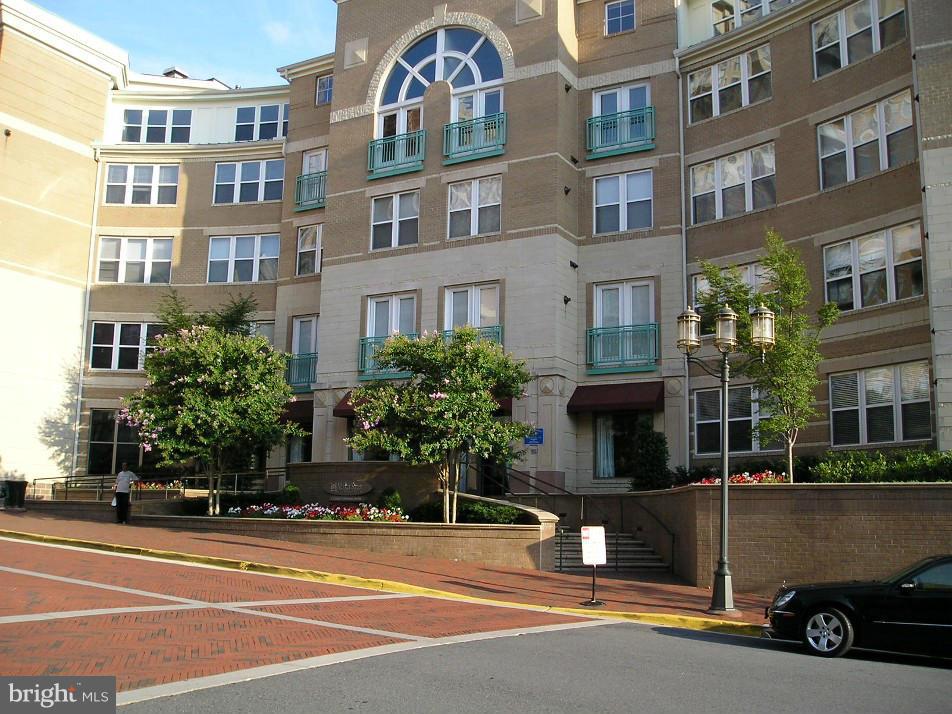 MARKET STREET AT TOWN CENTER - Residential Lease