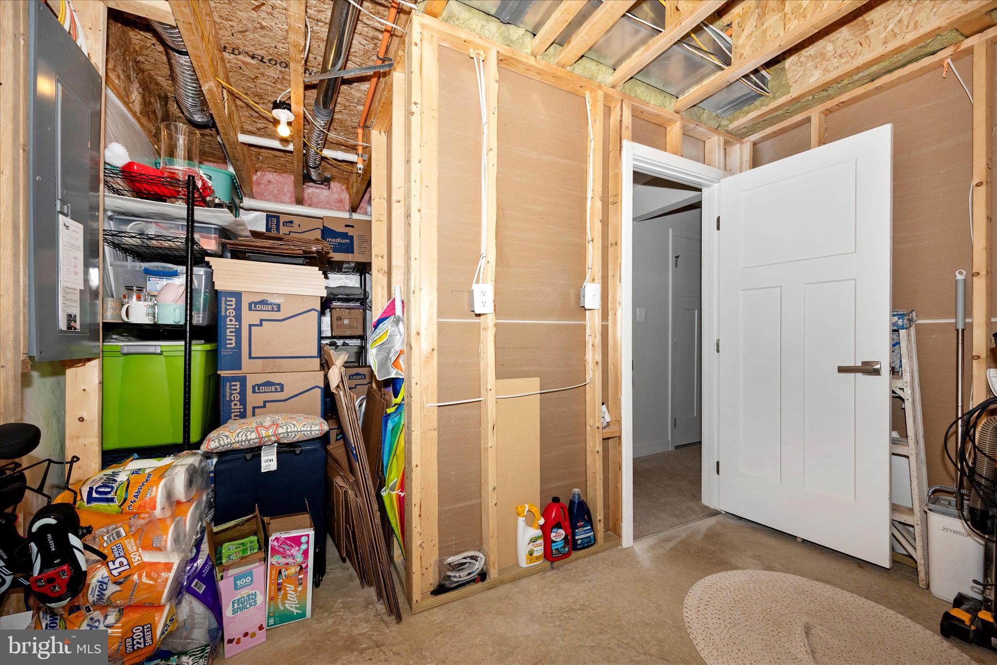 LAKE LINGANORE - Residential