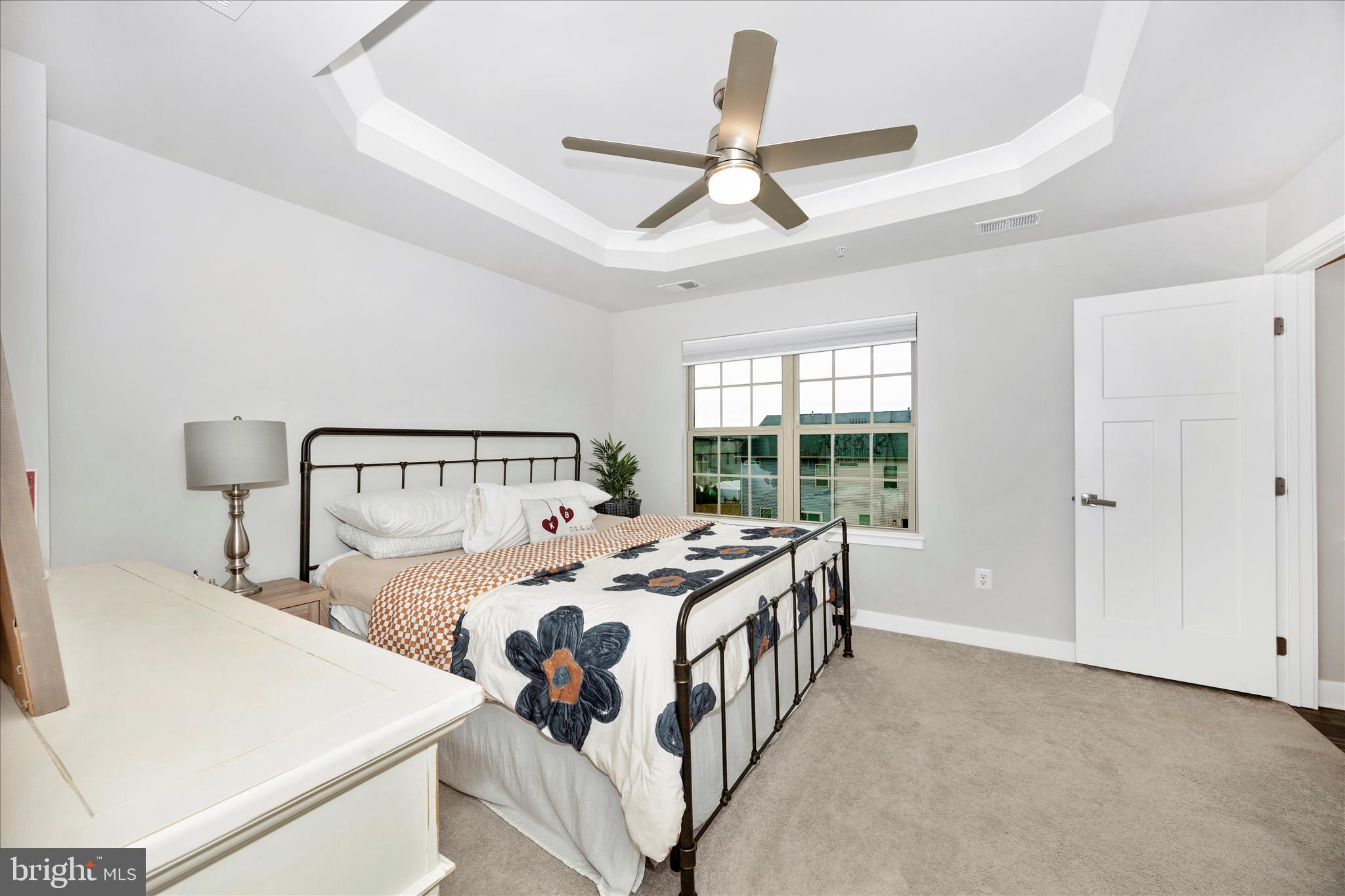 LAKE LINGANORE - Residential