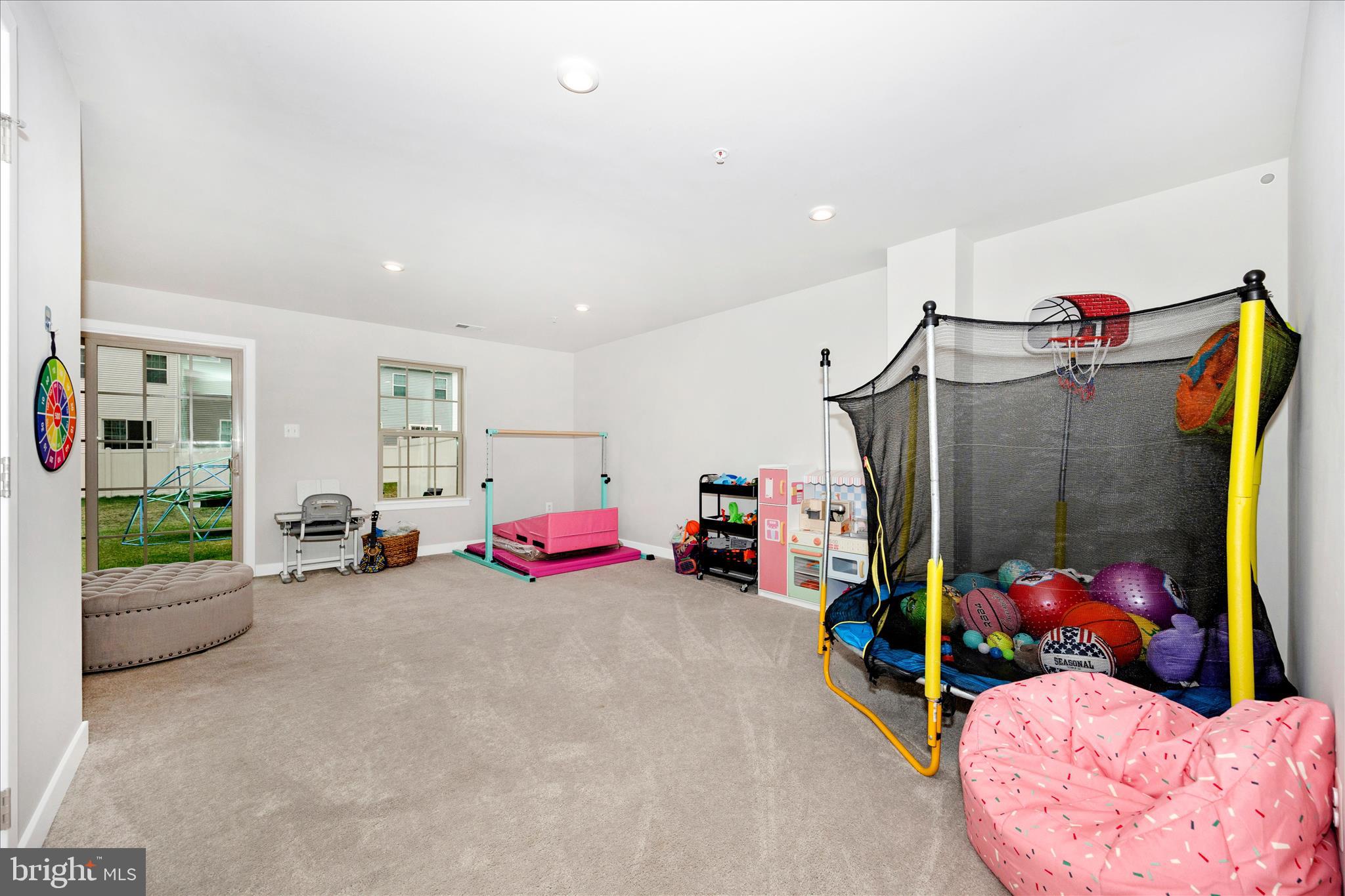 LAKE LINGANORE - Residential