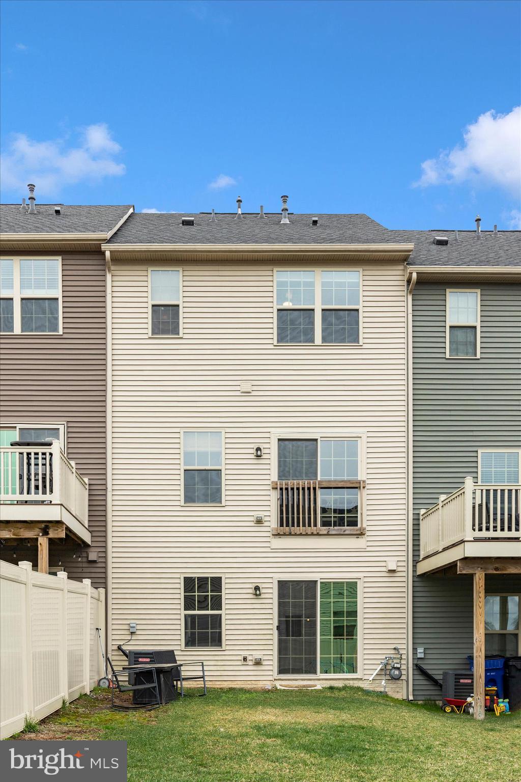 LAKE LINGANORE - Residential