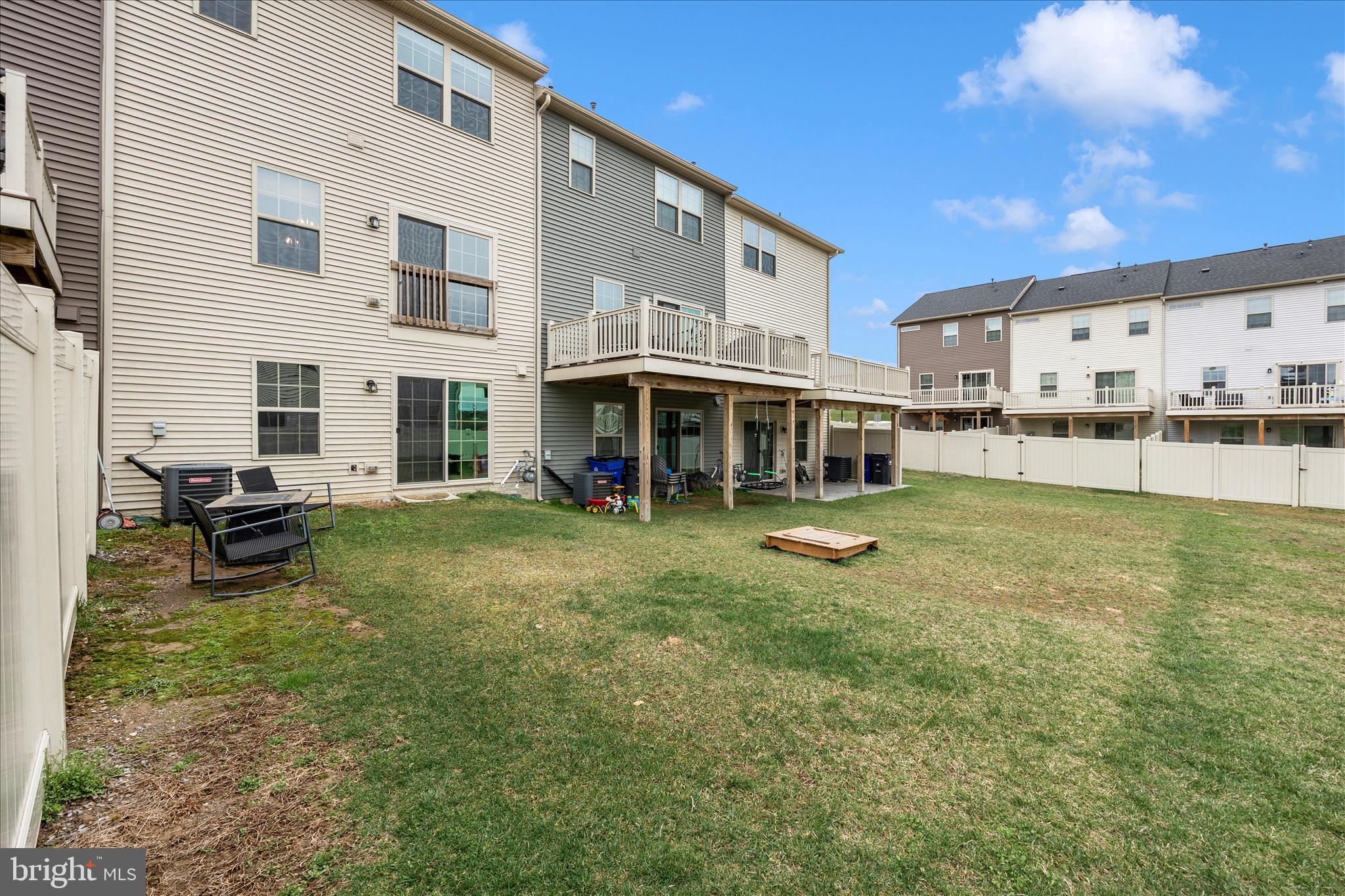 LAKE LINGANORE - Residential