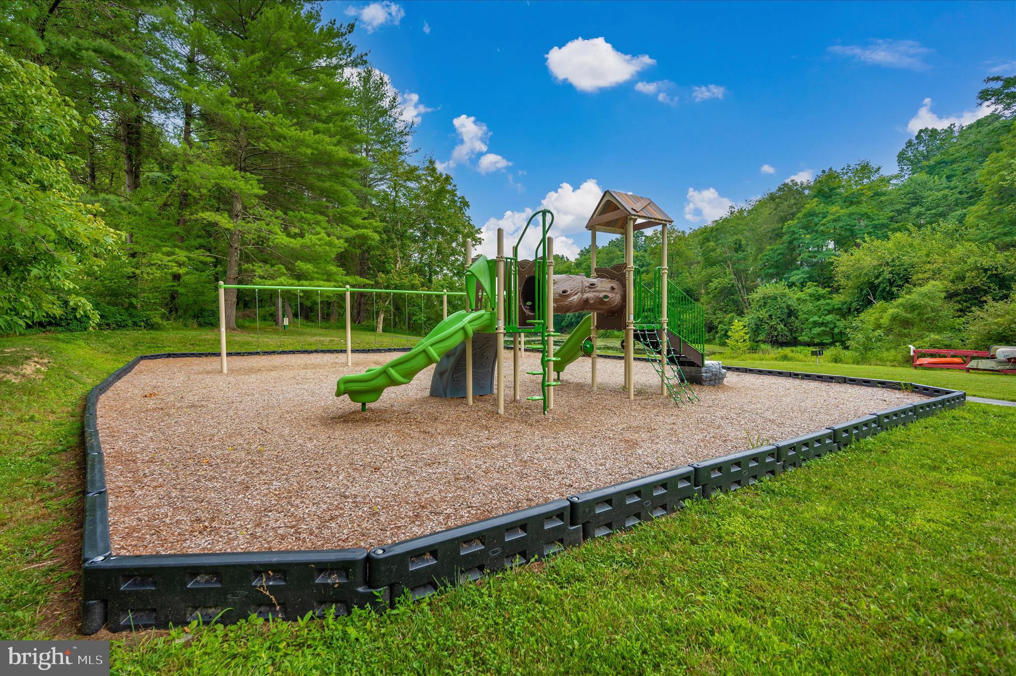 LAKE LINGANORE - Residential