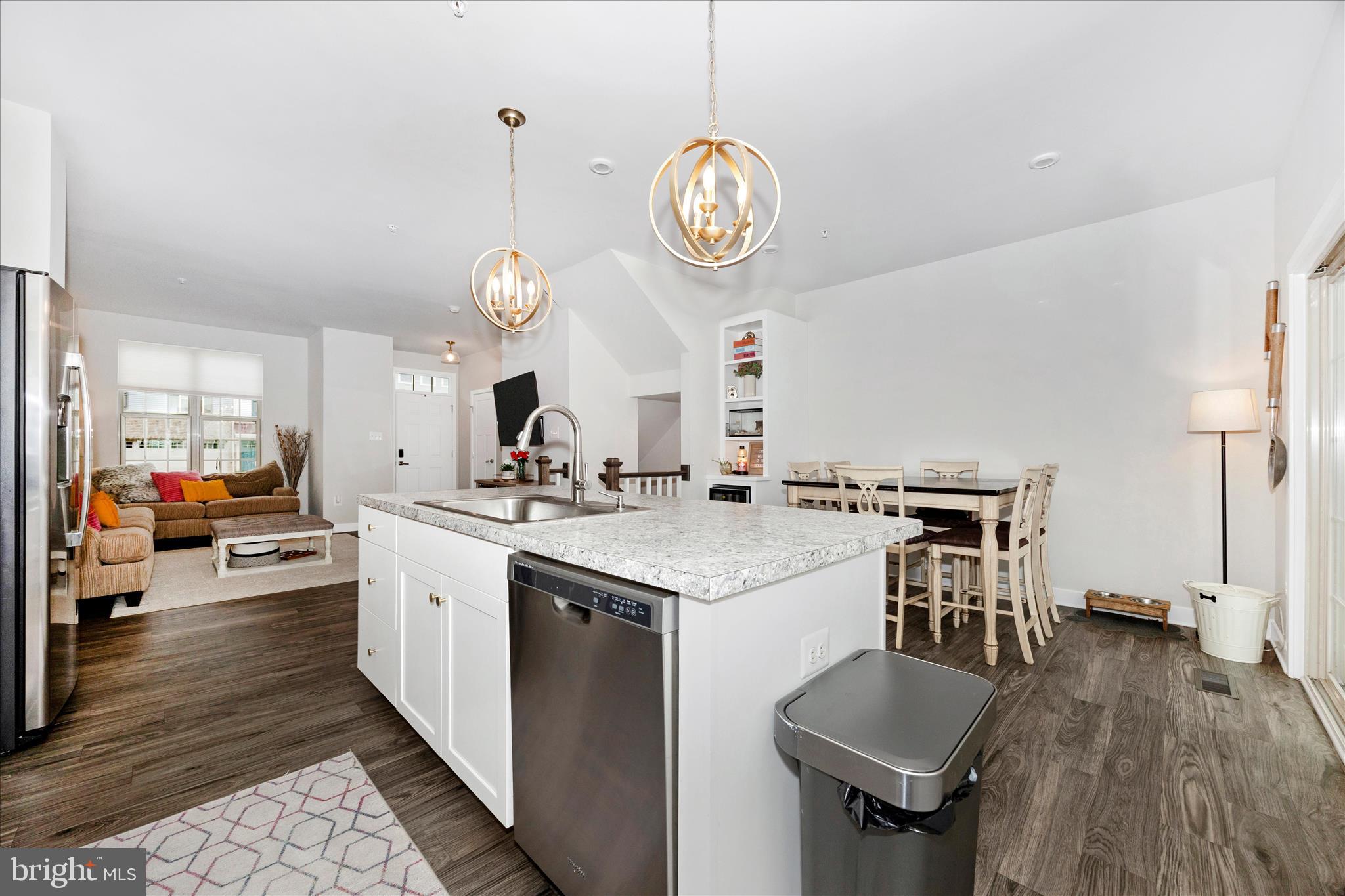 LAKE LINGANORE - Residential