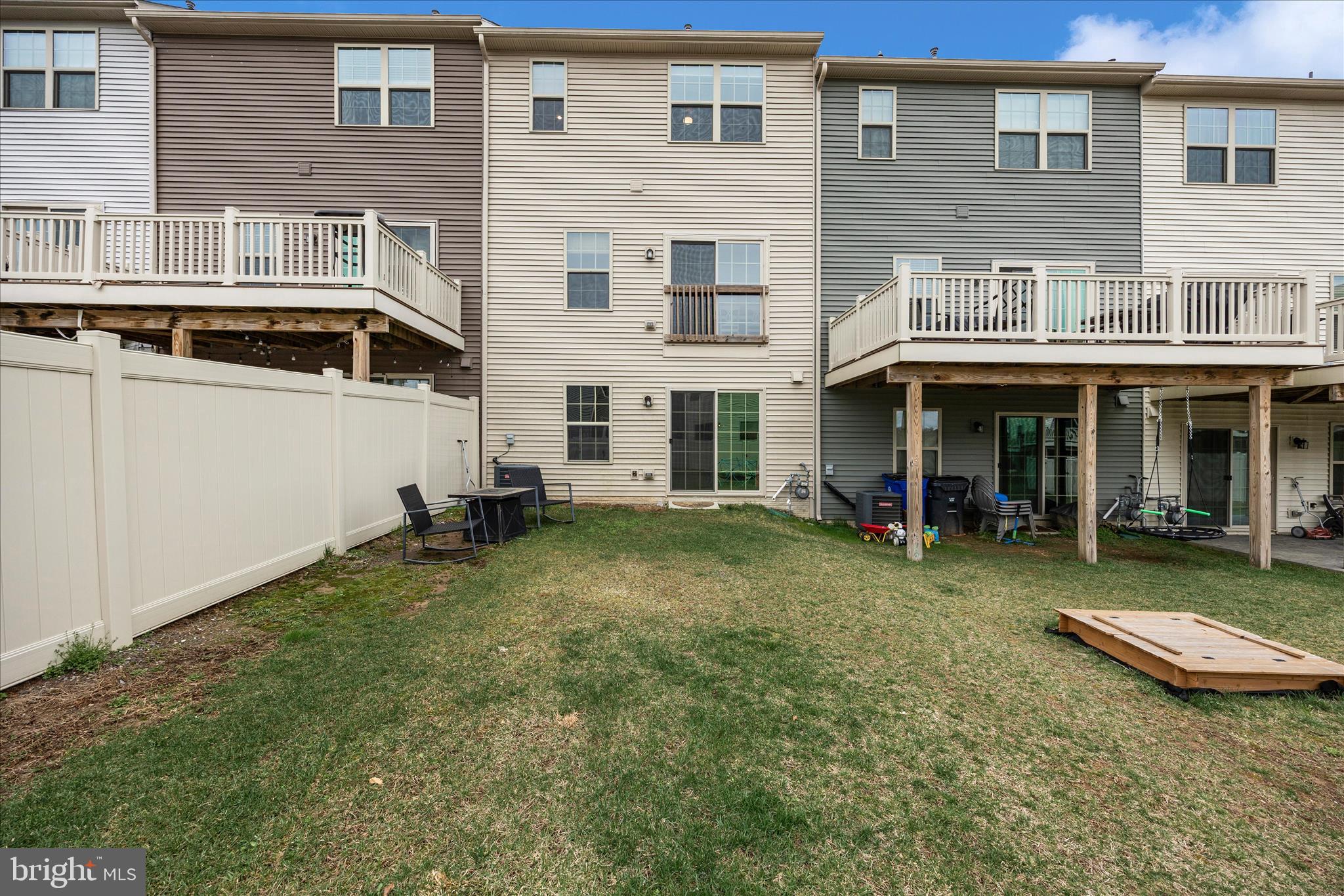 LAKE LINGANORE - Residential