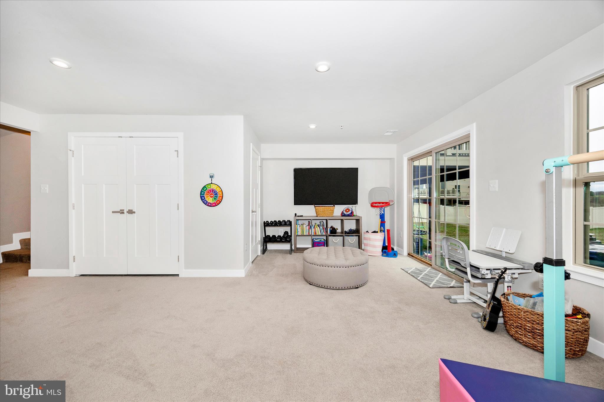 LAKE LINGANORE - Residential