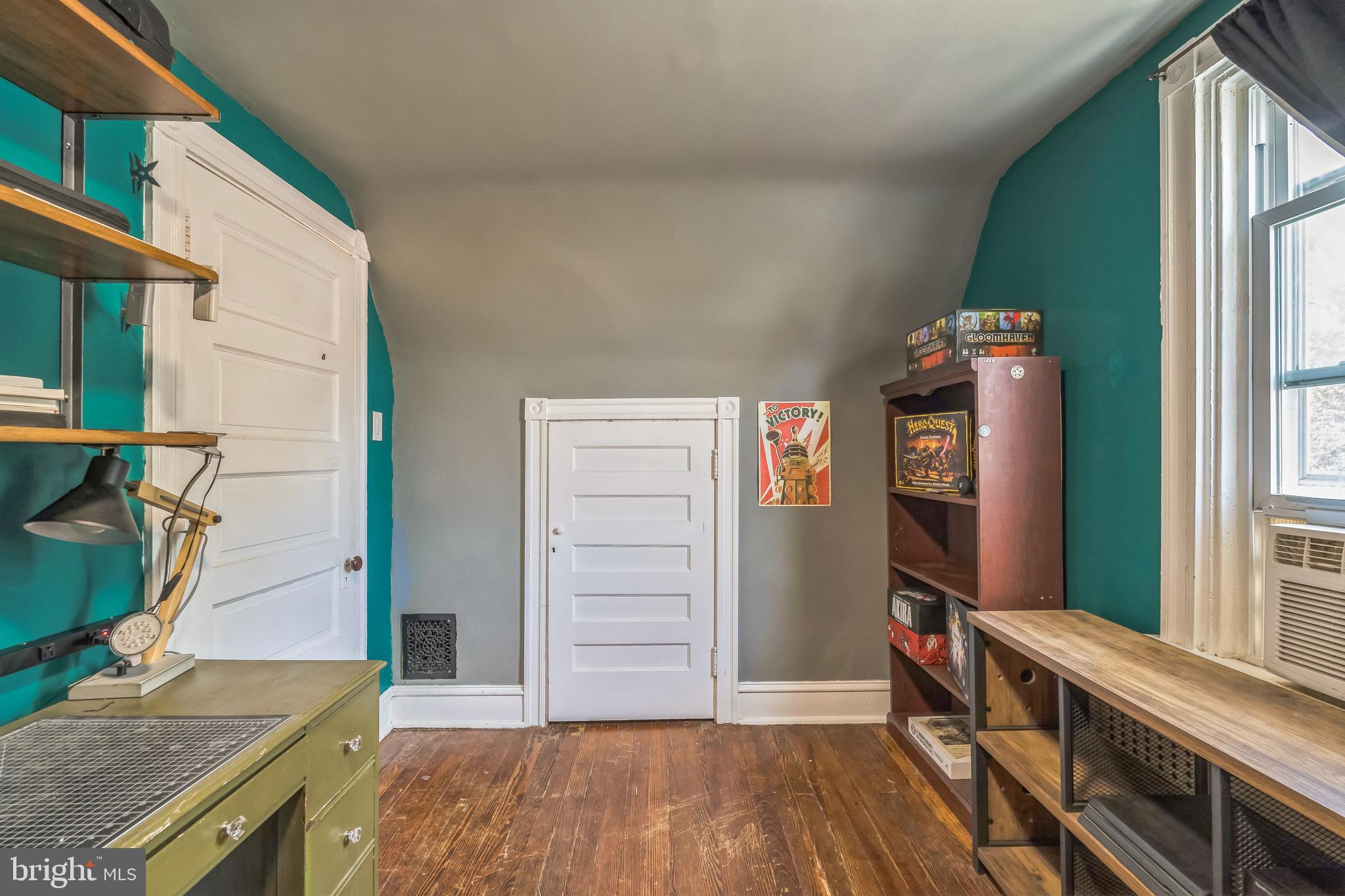 JENKINTOWN - Residential