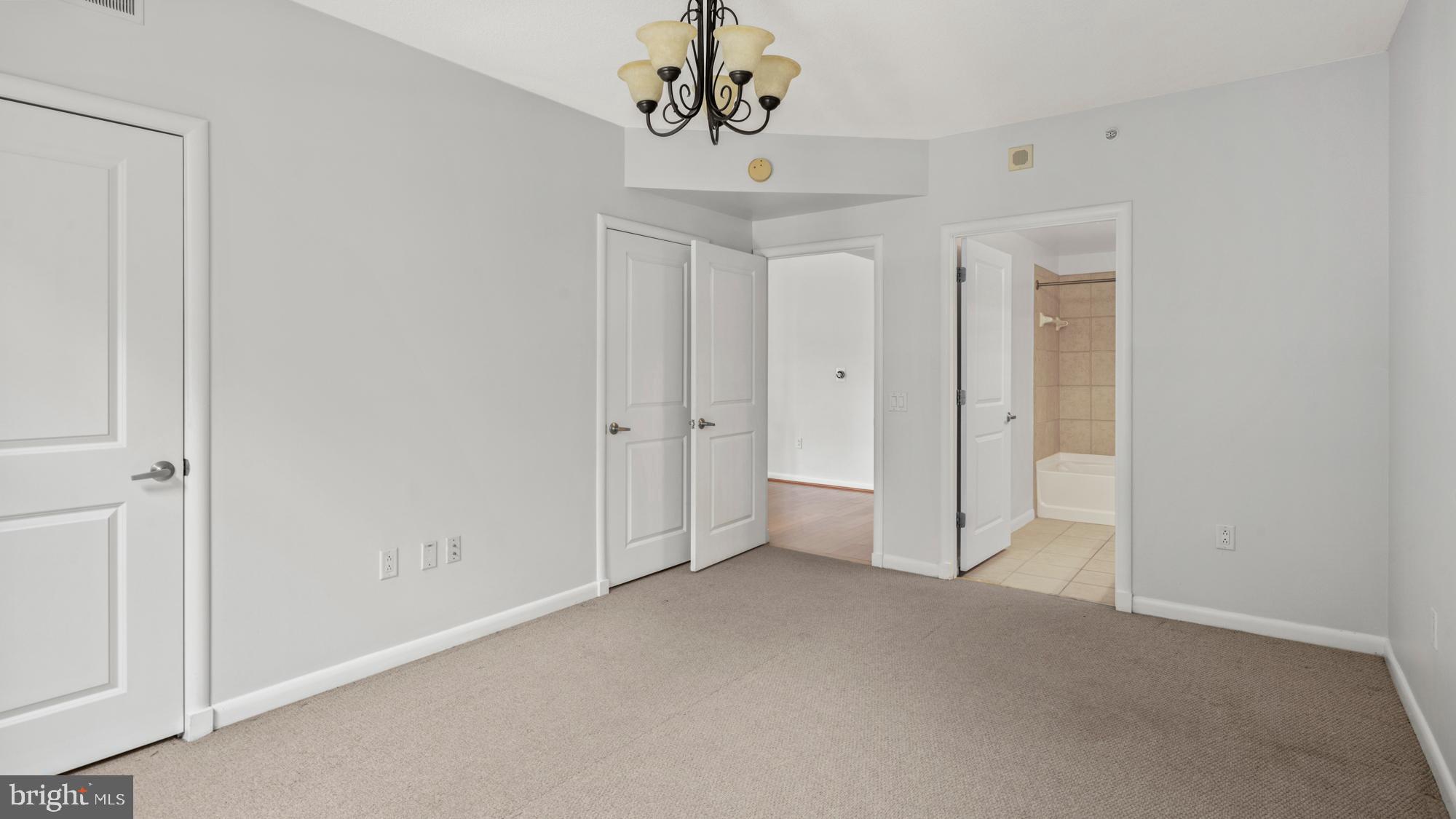 CLARENDON 1021 - Residential Lease